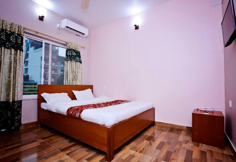 Oyo 575 Api Suites Pokhara Exterior foto